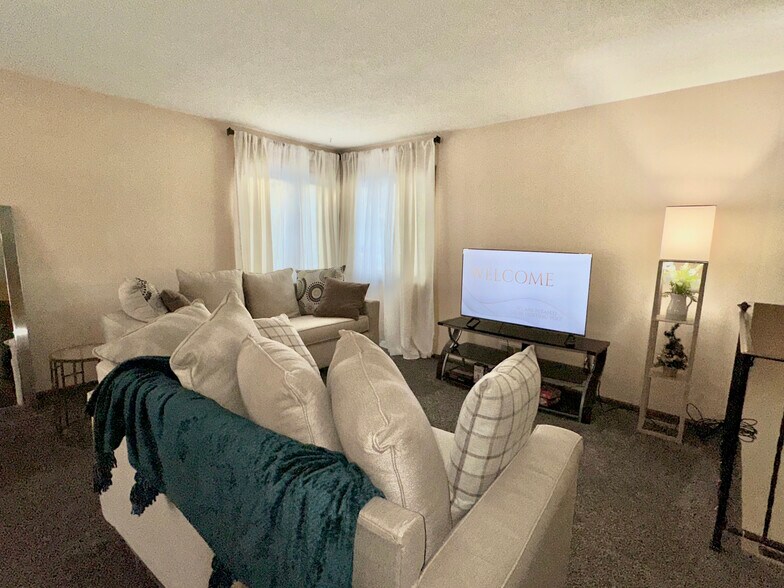 Living Room - 8236 Douglas Cir N