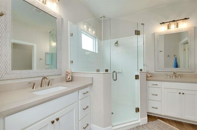 Building Photo - 12177 Stuart Dr