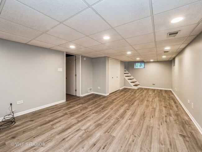 Building Photo - 408 S Mitchell Ave