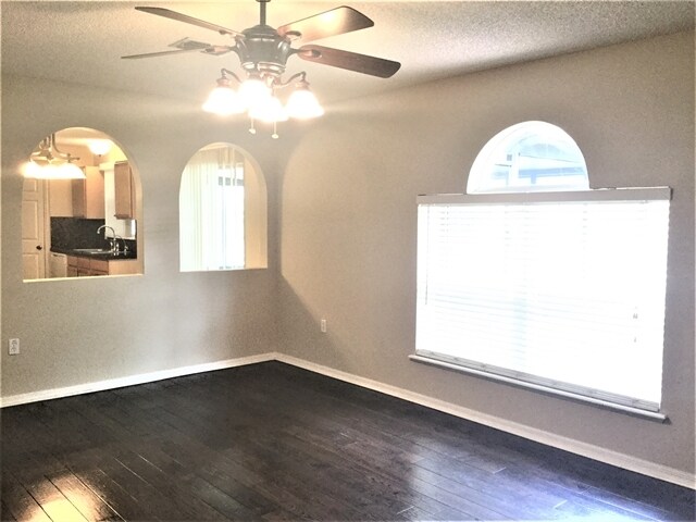 Building Photo - 1071 Royal Marquis Cir