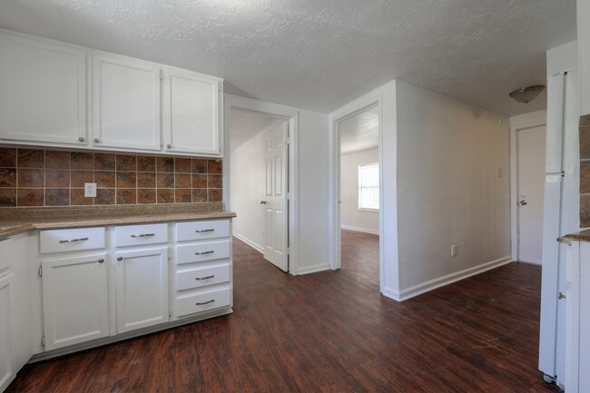 Building Photo - 2312 Carolina Ave