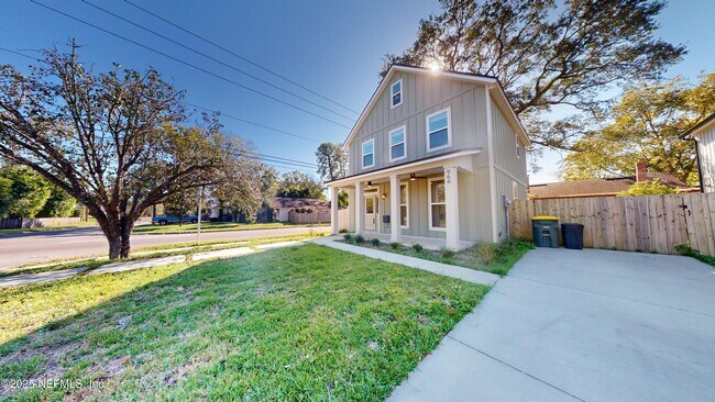 Building Photo - 966 Ingleside Ave