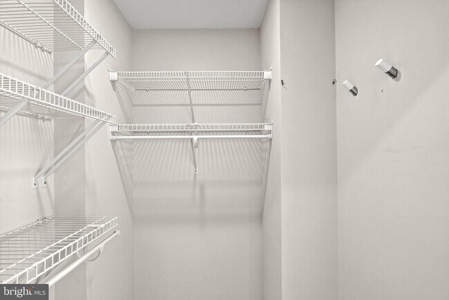 Building Photo - 1390 Kenyon St NW