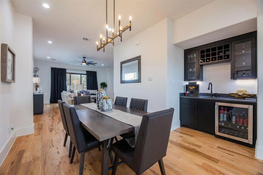 Building Photo - Room in Duplex on Avenue L