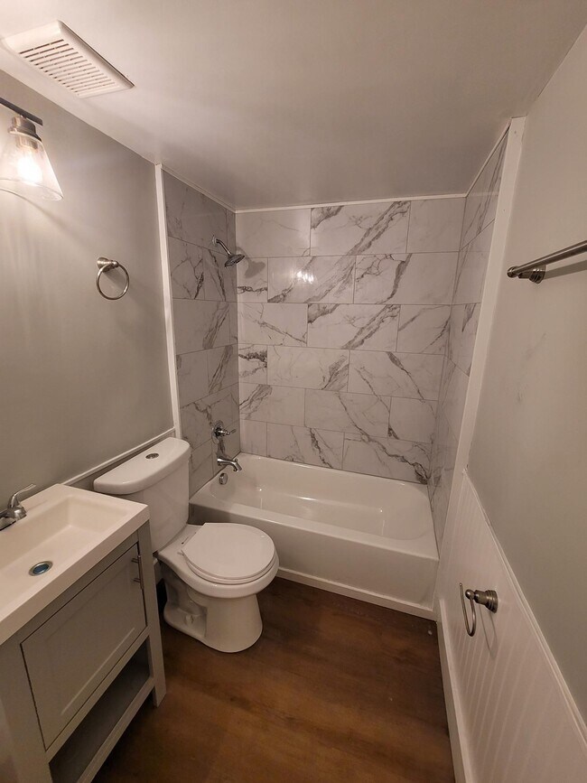 Building Photo - Sewanee (1105)