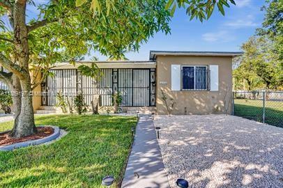 Primary Photo - 10428 NW 5th Ave