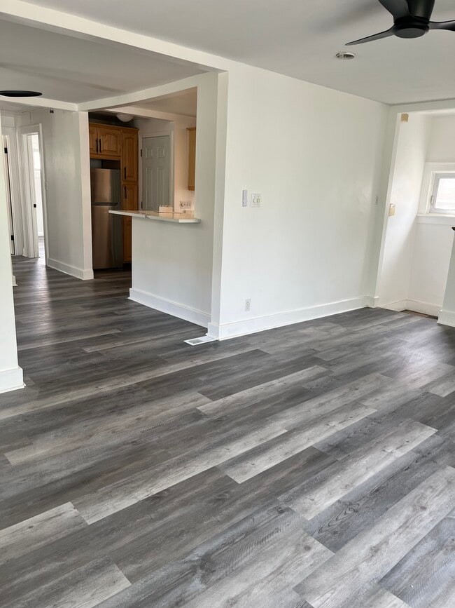 Building Photo - 337 Saint Lawrence Ave