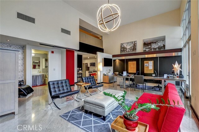 Building Photo - 350 W Ash St