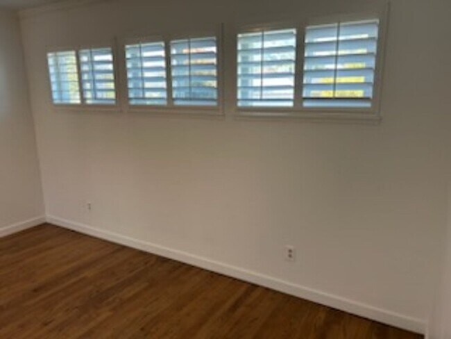 Building Photo - SHOWING SATURDAY, 12/13 @ 12PM