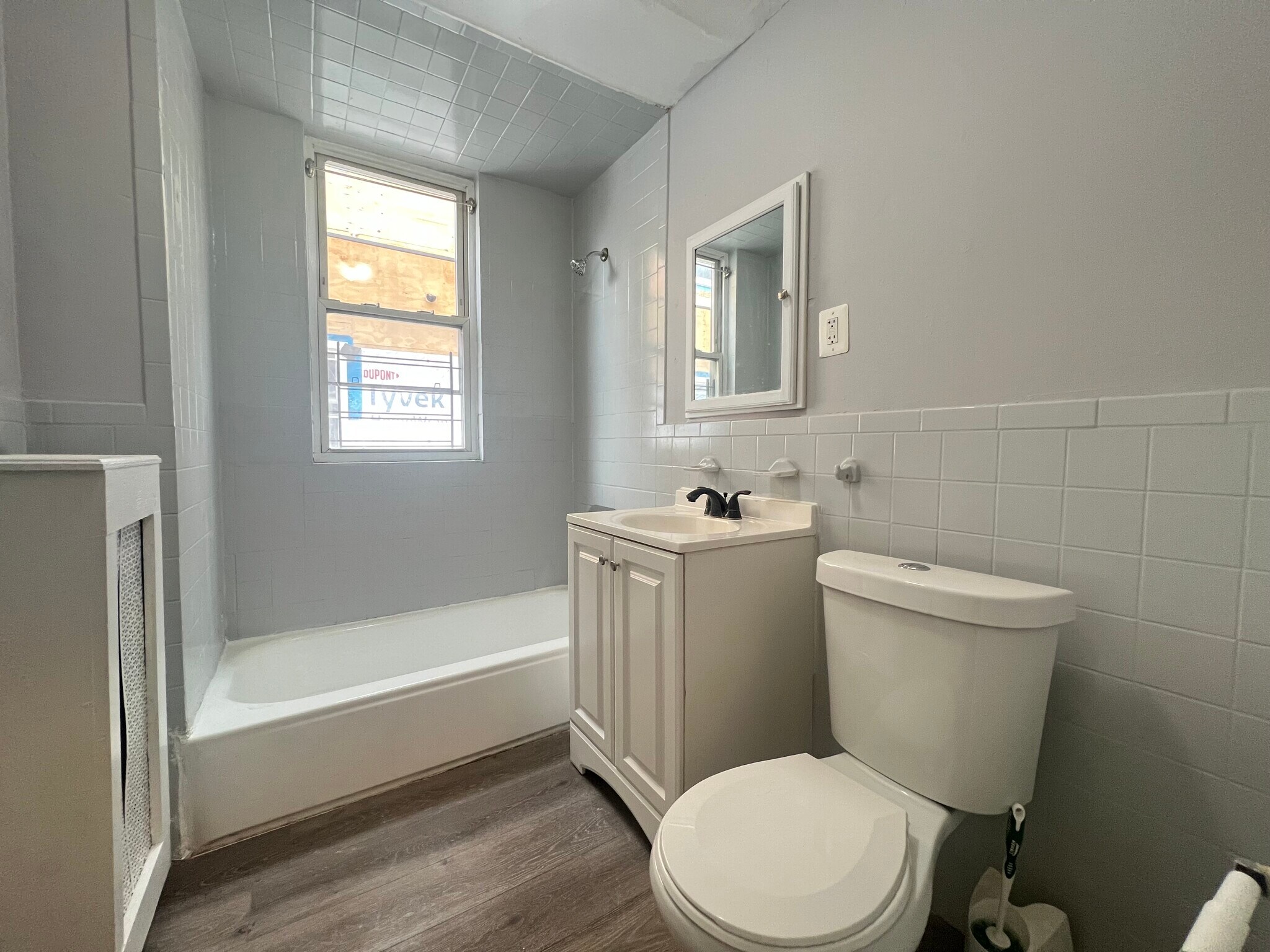 917 Grove St 2B - 916 Grove St