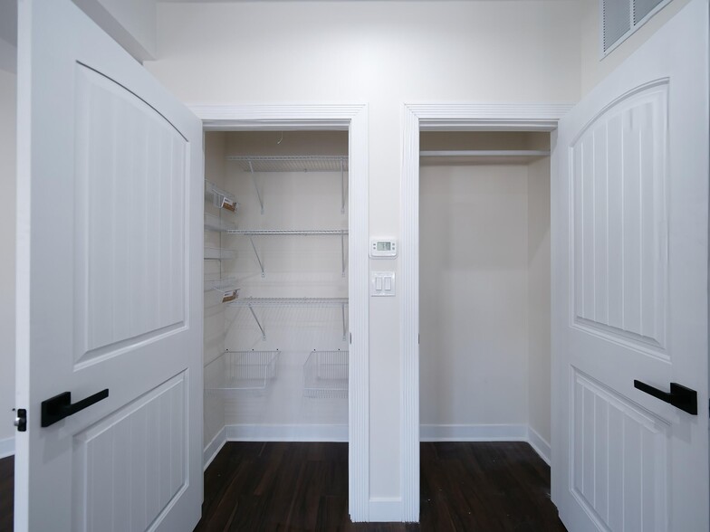 Building Photo - 149 N Waller Ave