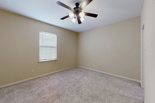 Building Photo - 303 Capps Dr