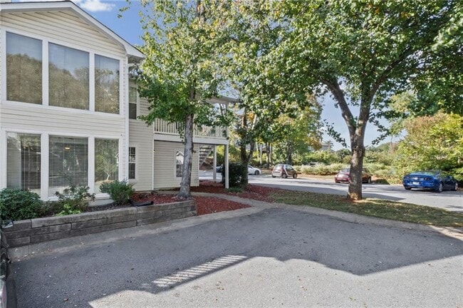 Building Photo - 401 Augusta Dr