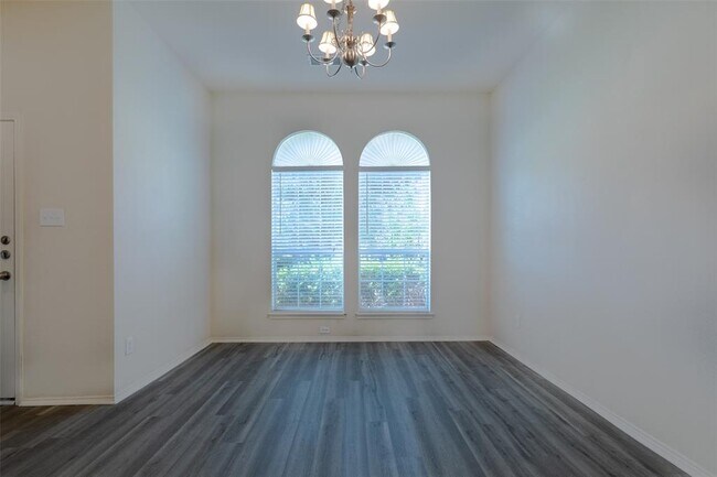 Building Photo - 10412 Colfax Dr