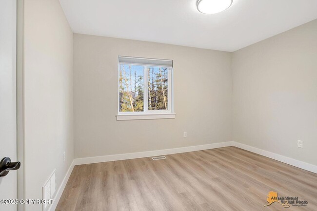 Building Photo - 533 Ashbrook Dr