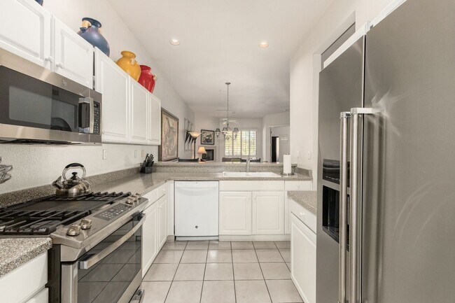 Building Photo - STUNNING Furnished OASIS 2 bed/2 bath Condo in McCormick Ranch