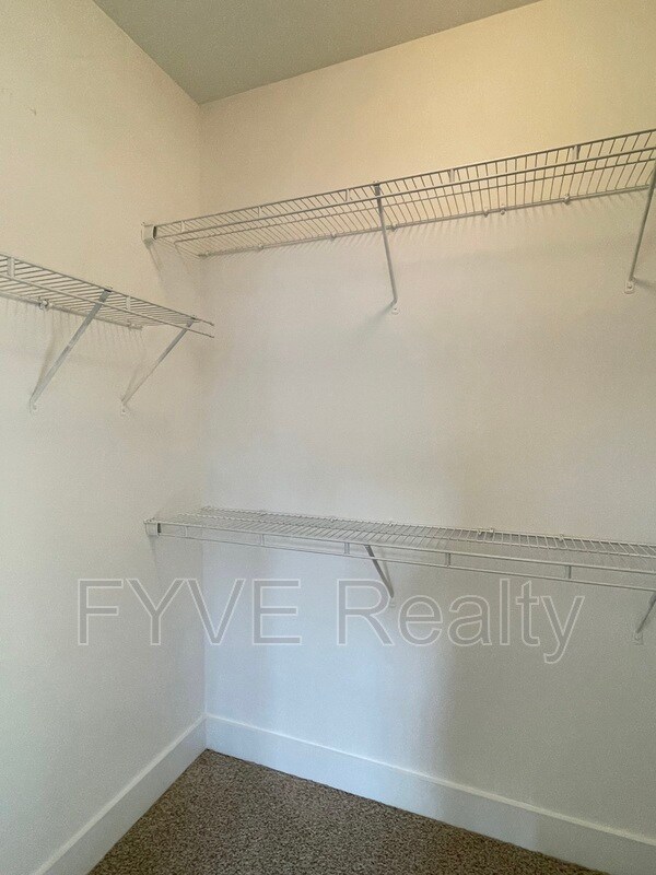 Building Photo - 1715B 7th Ave N