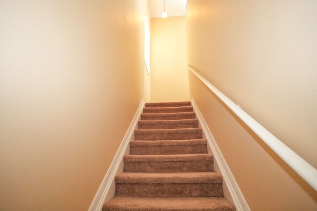 Building Photo - Partridge on University