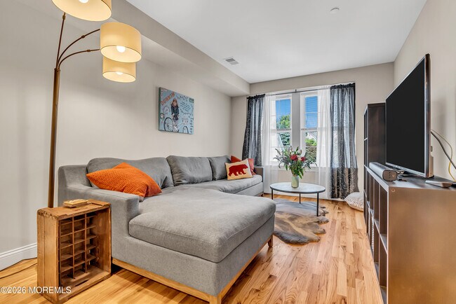 Building Photo - 48 First Ave