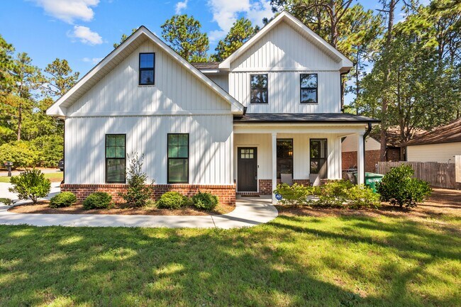 Building Photo - 231 Hillard Rd