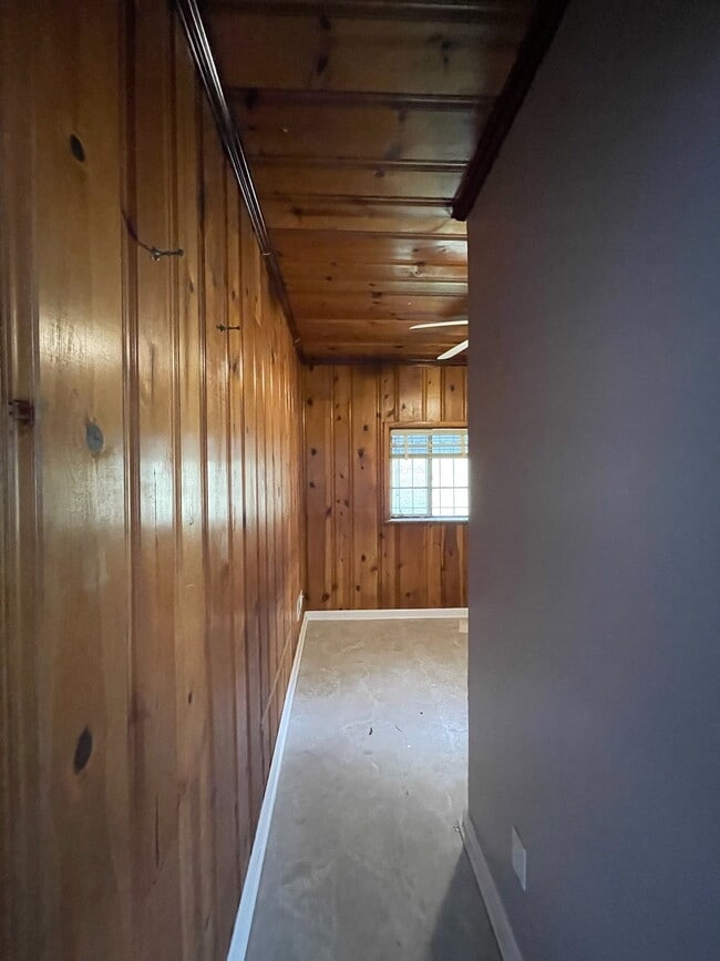 Building Photo - 613 Ledford St
