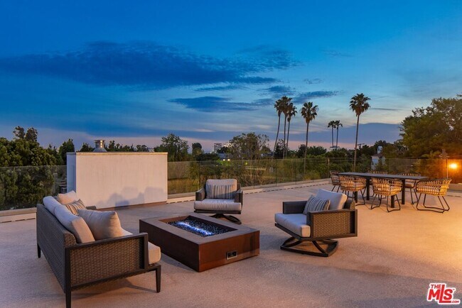 Building Photo - 12443 W Sunset Blvd