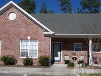 Building Photo - Independence South Brick Townhouse Community next to Golf Course w/ Patio, Nice Master, Vaulted C...