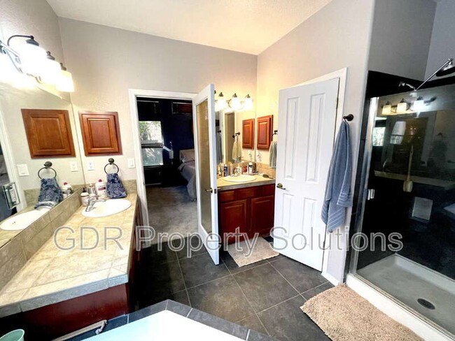 Building Photo - 13208 Pine Forest Pl NE