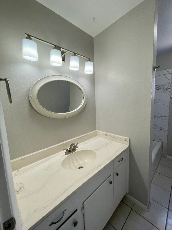 Building Photo - 8631 Mettler Dr