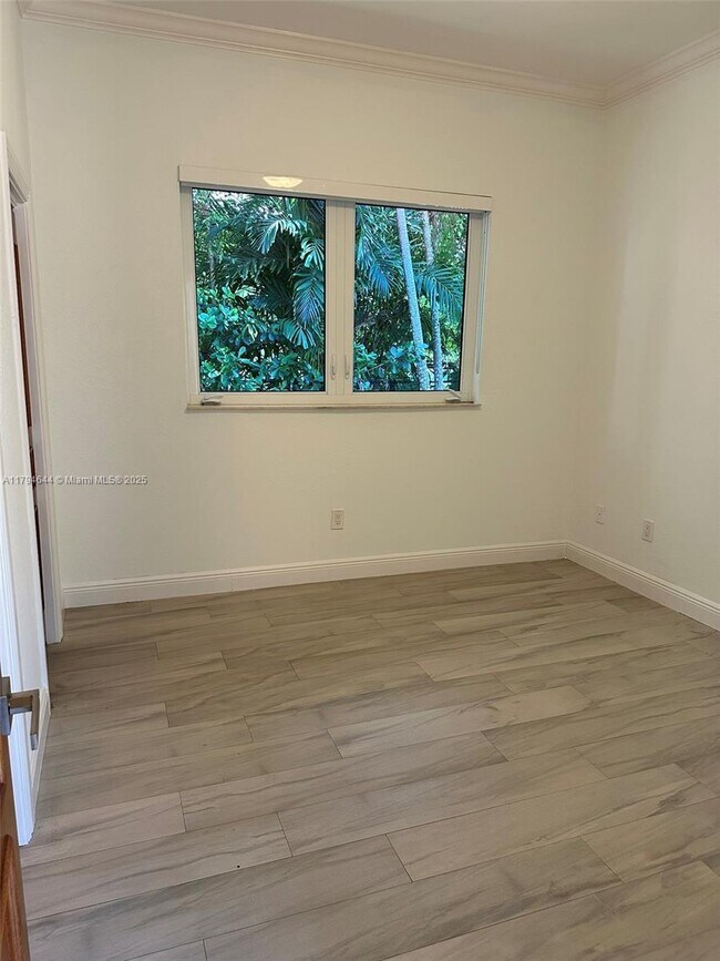 Building Photo - 10600 SW 69th Ave