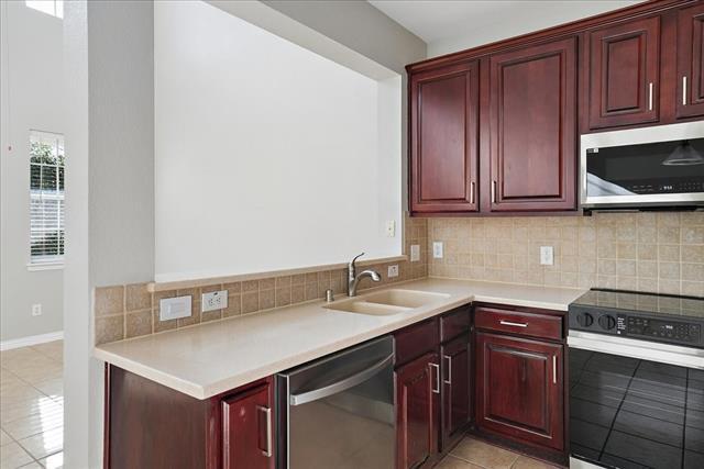 Building Photo - 2220 Sandshell St