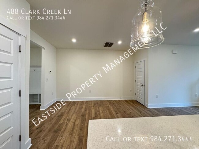 Building Photo - 488 Clark Creek Ln