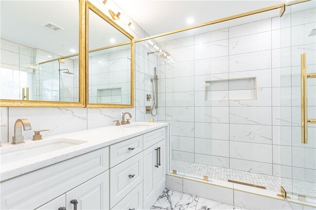 Building Photo - 200 W Paces Ferry Rd NW