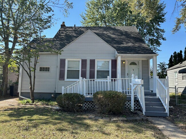 Primary Photo - 747 Gardendale St