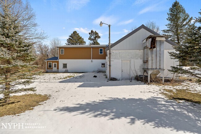 Primary Photo - 5113 Cedarvale Rd