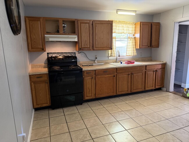 Building Photo - 2205 Plantation Rd NE