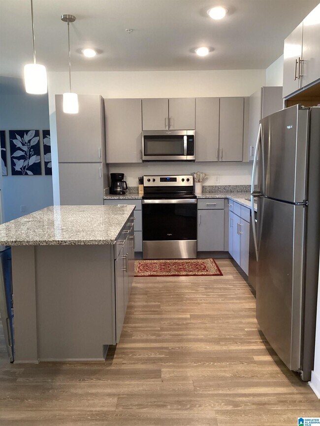 Building Photo - 2100 Canopy Trl