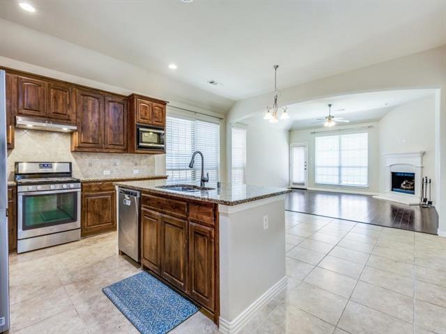 Building Photo - 2712 Cole Castle Dr