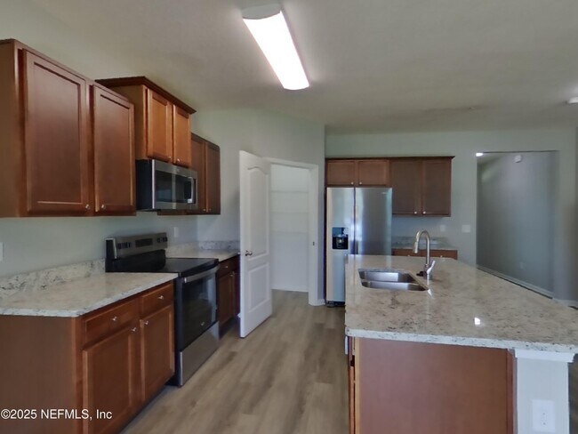 Building Photo - 372 Harley Dr