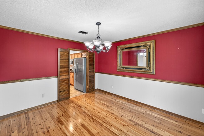 Building Photo - 1140 Troon Dr E