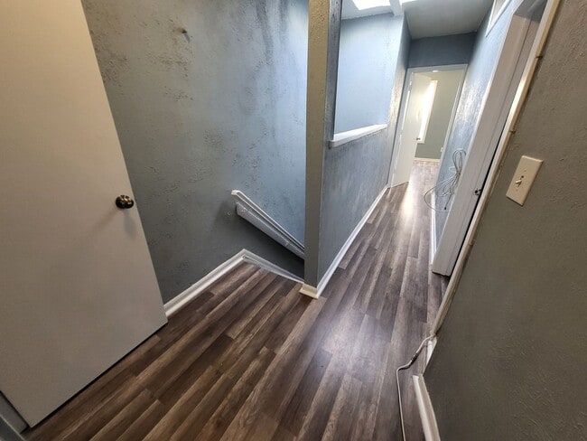 Building Photo - 3Br/1Ba Townhouse