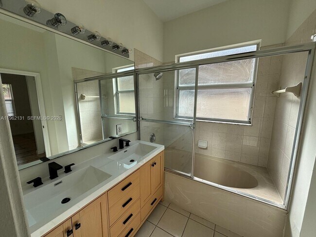 Building Photo - 3964 NE 11th Dr