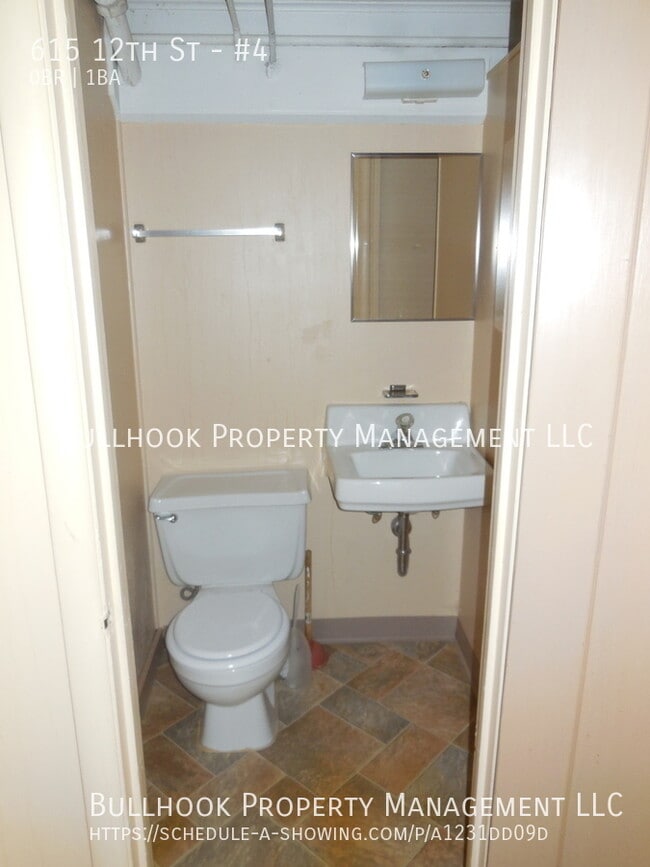 Building Photo - 615 12th St