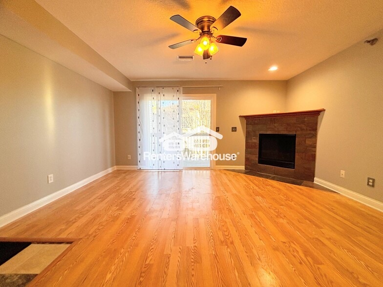 Building Photo - 10151 Sutton Pl