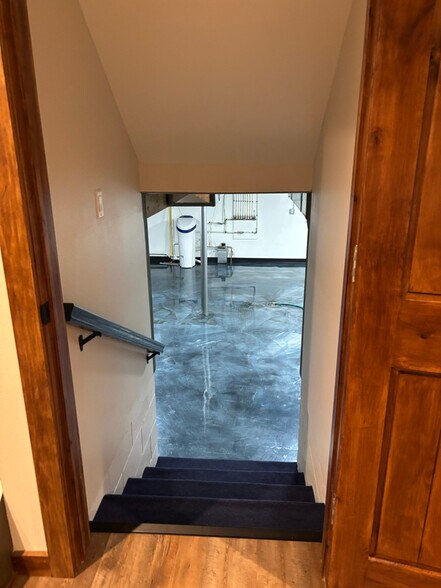 Building Photo - 36 Northshore Dr