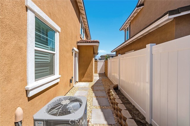 Building Photo - 10843 Pala Bells St