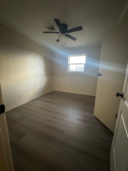 Building Photo - 300 Belle Homme Dr