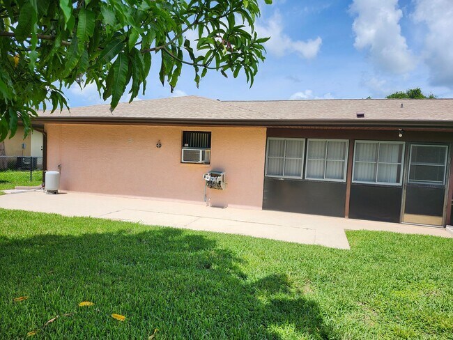 Building Photo - VERY NICE PORT CHARLOTTE HOME FOR ANNUAL RENT!