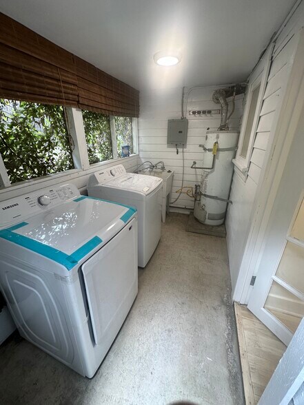 Building Photo - 1489 Wallace Ave