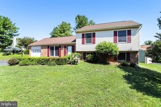 Building Photo - 1803 E Beech Rd